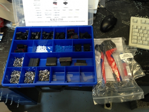 Stecker, Buchsen und Crimpzange